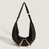 Sac fourre-tout bandoulière en nylon grande capacité style décontracté avec fermeture éclair, léger et tendance, doublure en polyester cousue