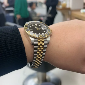 Montre automatique mécanique de plongée de luxe en fibre de carbone 42 mm avec logo personnalisé, bracelet en caoutchouc, cadran en verre, résistance à l'eau 3 ATM - Product Image 2