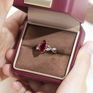 Bague en or 14 carats MSR-2189 avec rubis taille marquise et diamants latéraux pour femme - Product Image 6