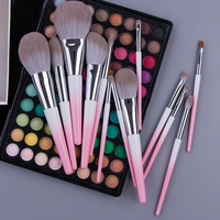 Nouvel ensemble de 10 pinceaux éventail en nylon à manche en bois pour le visage, l'eye-liner, le mascara, le crayon à sourcils et l'application du rasoir