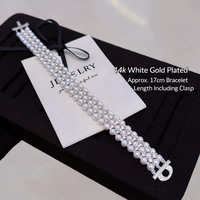 Nouvel Arrivage Bracelet Chaîne à Maillons Style Français Triple Rangée de Perles Blanches des Mers du Sud Grade AAAA avec Fermoir Fer à Cheval, Romantique et Élégant