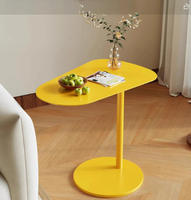 Table basse de luxe de petite taille de designer danois, style nordique moderne, table d'appoint en fer avec coins mobiles, table d'appoint et de chevet convertible