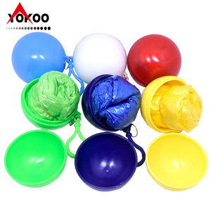 Poncho de pluie jetable en PE, compact, avec porte-clés, pour adultes et enfants, idéal pour la randonnée et les voyages, unisexe. - Product Image 4