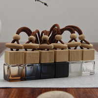 Diffuseur de parfum de voiture carré en verre de 8 ml avec couvercle en bois et barre transversale, vide, pour huiles essentielles