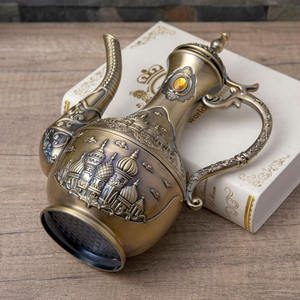 Service à <span class=keywords><strong>vin</strong></span> en bronze motif château, ensemble créatif de dégustation de <span class=keywords><strong>vin</strong></span> <span class=keywords><strong>blanc</strong></span> chinois, ensemble de liqueur vintage européen, ornement de décoration pour la maison - Product Image 4