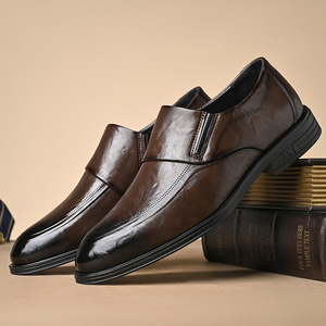 Mocassins en cuir pour hommes à bout pointu, à enfiler, semelle souple, chaussures de mariage, couleur unie, pour tenue d'affaires formelle, collection automne - Product Image 1