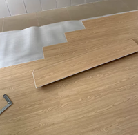 Suelo SPC de Vinilo de Lujo Impermeable con Sistema de Bloqueo, Resistente al Desgaste y Ecológico para Cocina, Dormitorio, Oficina y Comedor