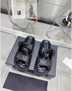 2026 Fashion Trend High-Quality Designer Brand <b>Flat</b> Beach <b>Sandals</b> - Product Image 3