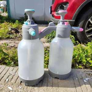 2L Manual <span class=keywords><strong>de</strong></span> alta presión PE agricultura hogar jardinería regadera rociador con rociador negro y gris - Product Image 6