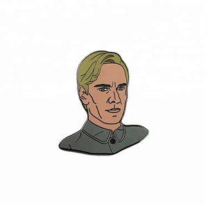 Diseño personalizado de esmalte <span class=keywords><strong>duro</strong></span> pin de metal insignia pin de solapa carácter de hombre serie placa - Product Image 1