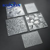Panneaux acryliques texturés personnalisés avec motif ondulé transparent en relief pour la décoration intérieure