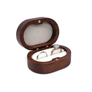 Caja <span class=keywords><strong>de</strong></span> anillo <span class=keywords><strong>de</strong></span> madera pequeña vintage con inserto <span class=keywords><strong>de</strong></span> terciopelo suave, soporte <span class=keywords><strong>de</strong></span> propuesta pulido para compromiso, caja <span class=keywords><strong>de</strong></span> regalo personalizada para boda - Product Image 1