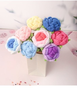 Rose en fil crochetée créative, tige de fleur finie, fleur à tenir en main, décoration d'intérieur, cadeau écologique pour la Saint-Valentin pour femmes - Product Image 5