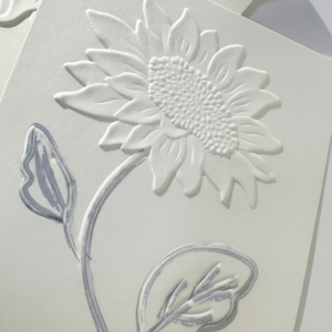 Tarjeta de visita de papel de algodón de primera calidad personalizada 3D en relieve con impresión elevada dorada Bolsa de papel Kraft Tipo de producto - Product Image 1