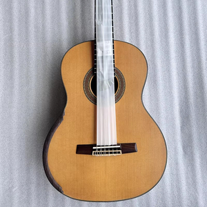 Guitarra Clásica Aiersi con Tapa de Cedro, Diapasón Elevado y Refuerzo de Celosía, con Pequeños Defectos que No Afectan al Uso - Product Image 1