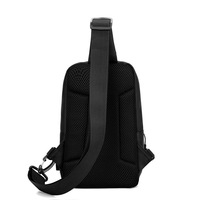 Sac à bandoulière multifonctionnel décontracté pour homme, personnalisé en gros, sac de poitrine imperméable pour homme avec chargement USB