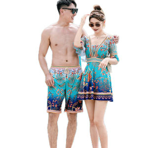 Pantaloncini da spiaggia traspiranti con tasca personalizzata pantaloncini da uomo che stampano coppie abbinate a costumi da bagno in tessuto eco-friendly abito da spiaggia - Product Image 1