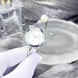<span class=keywords><strong>Relojes</strong></span> <span class=keywords><strong>de</strong></span> Pulsera <span class=keywords><strong>de</strong></span> Acero Inoxidable con Movimiento <span class=keywords><strong>de</strong></span> Cuarzo y Perlas para Mujer, Ecológicos y <span class=keywords><strong>de</strong></span> Venta Caliente - Product Image 4