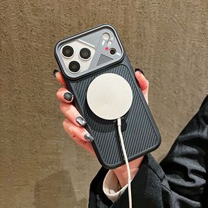 เคส iPhone 17 Pro Max แบบแม่เหล็กติดตั้งได้ พร้อมขาตั้งแม่เหล็กคาร์บอนไฟเบอร์ ป้องกันการตกกระแทกอย่างดีเยี่ยม รุ่น 16 - Product Image 3