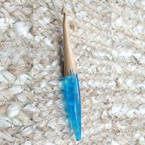 เข็มโครเชต์ผ้ากลิตเตอร์สีทองพรีเมียม ขนาด 6.5 มม. ดีไซน์เรียวเรียบ จับถนัดมือ น้ำหนักเบา เป็นมิตรกับสิ่งแวดล้อม ขนาด 15 ซม. - Product Image 5