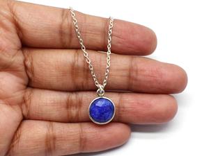 Bague minimaliste pour femme en argent sterling 925 plaqué or 18 carats avec pierre précieuse naturelle de lapis-lazuli taille ovale, idéale pour fiançailles, mariage ou soirée. - Product Image 6
