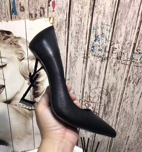 <span class=keywords><strong>Eleganti</strong></span> Tacchi Alti da <span class=keywords><strong>Donna</strong></span> in Nero con Suole Rosse e Punta Affusolata, <span class=keywords><strong>Slip</strong></span>-<span class=keywords><strong>On</strong></span> con Punta Chiusa e Tacco Sottile - per Primavera ed Estate - Product Image 4