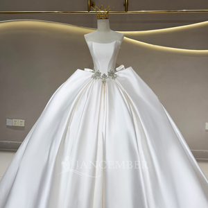 JFH128 Vestidos de novia clásicos de satén con cristales y sin tirantes, color marfil - Product Image 3