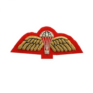 Viseras Bordadas con Hilo Dorado Personalizadas para Accesorios de Uniformes - Product Image 1