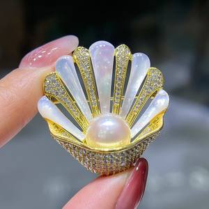 Broche de Perla Dorada Natural de Mar, con Incrustaciones de Concha de Nanyang, Adorno de Pecho con Forma de Flor, 9-10mm, Cristal - Product Image 1