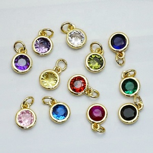 Mini pendentifs breloques DIY unisexes en alliage de cuivre plaqué or 18 carats, style punk mignon, avec zircon coloré et 12 pierres de naissance - Product Image 1