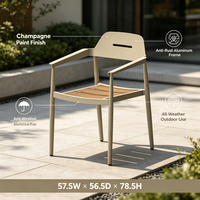 Chaise de salle à manger d'extérieur avec structure en aluminium, revêtement poudré couleur champagne, assise imitation bois, résistante aux intempéries, pour patio, jardin, balcon