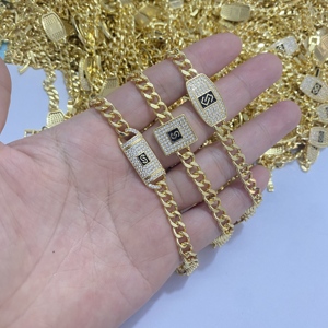 Nuovo Design 2025 Bracciale Cubano Monaco da <span class=keywords><strong>Uomo</strong></span> in Stile Hip Hop Retrò alla Moda con <span class=keywords><strong>Accessori</strong></span> Brillanti Placcato Oro 18K di Alta Qualità - Product Image 3