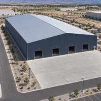 Entrepôt de distribution moderne en structure métallique, stockage logistique, bâtiment industriel préfabriqué en métal