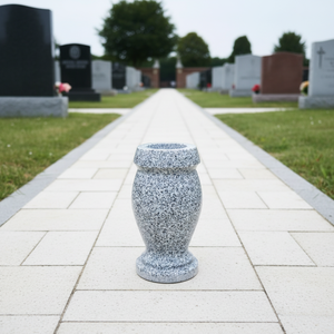 Vases commémoratifs en granit noir à prix d'usine avec gravure florale pour pierre tombale - Product Image 6