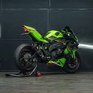 Kawasaki Ninja 250, modèle 2026, très tendance, en excellent état, économe en carburant, équipé d'un écran LCD - Product Image 4
