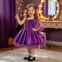 Robe en satin décontractée longueur genou pour bébés filles, col rond avec un magnifique nœud floral, idéale pour un anniversaire ou une petite fête d'enfants