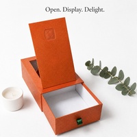 Boîte cadeau en papier orange avec tiroir, emballage personnalisé avec logo pour l'emballage de cadeaux