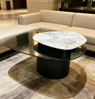 Table basse moderne irrégulière à double plateau en verre trempé et table centrale personnalisée pour salon et projets hôteliers