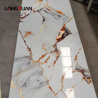 1220*2440 panneau de marbre Uv décoration intérieure feuille de plastique laminé panneau mural en Pvc très brillant pour décor de conception de bureau de maison