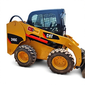 Chargeuse compacte Caterpillar 246C jaune, équipement de construction compact - Product Image 1