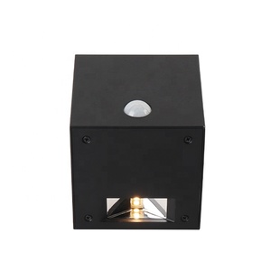 Lámpara Solar LED de Aluminio IP44 para Pared Exterior, Jardín, Porche, Impermeable, Completamente Cargada, Luz Arriba/Abajo - Product Image 2