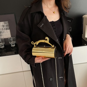 Bolso de mano redondo transparente con cadena, asa de animal, tipo clutch de noche, pequeño, de diseñador, de acrílico, 2026 - Product Image 3