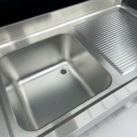 Évier de cuisine double en acier inoxydable de style européen, table de préparation alimentaire avec évier pour équipement de restaurant