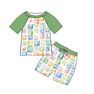 Conjunto de camiseta de manga corta raglán y pantalones cortos con estampado de seda de leche para bebés varones - Product Image 4