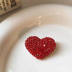 ブルーレッドフルのラインストーンハート型ブローチユニセックスウェディングジュエリー女性ラペルクリスマスラペルラブピンバレンタインギフト - Product Image 5