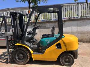 Offre Spéciale – Chariot Élévateur Diesel Komatsu FD30D-17 de 3 Tonnes, Comme Neuf (99%), d'Origine Japonaise, Doté de Boîte de Vitesses, Moteur, Pompe et Roulement Essentiels - Product Image 4