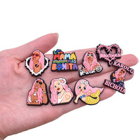 Nouveau design Karol G PVC Fashion Girl Charms Karol g boucles de chaussures Red Pink Hair Shoe Decoration Accessories charm girls gift