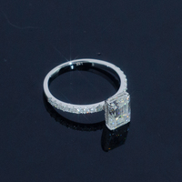Vente chaude Vvs Moissanite bague de fiançailles femmes bijoux en gros 925 argent taille Baguette diamant pavé pierre anneau