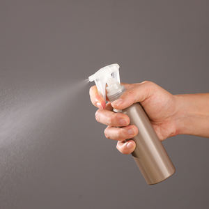 Bouteilles de pulvérisation d'eau à gâchette en plastique de 150ml Pulvérisateurs à brouillard fin 6oz 8oz 16oz Bouteilles d'outils de salon de coiffure à domicile rechargeables - Product Image 1