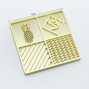 Bandeja de hielo de latón, placa para estampar cubos de hielo para whisky y cócteles, accesorios modernos para barman - Product Image 1